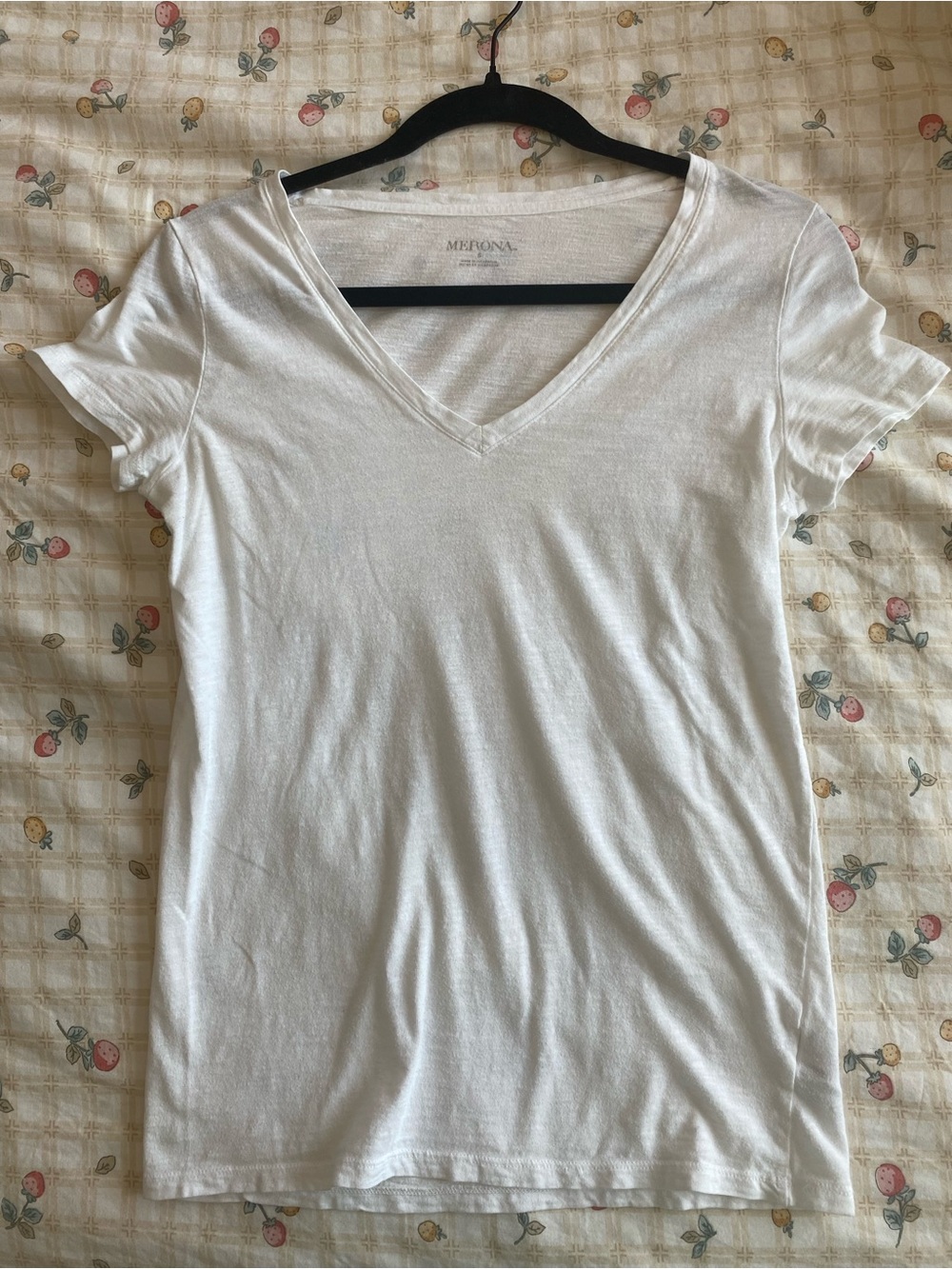 Basic White V Neck T-Shirt